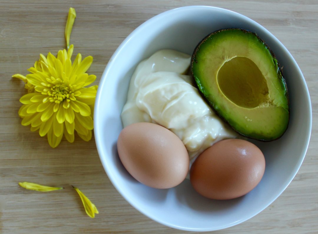 USES OF AVOCADO HAIR MASK AND ITS PROPERTIES