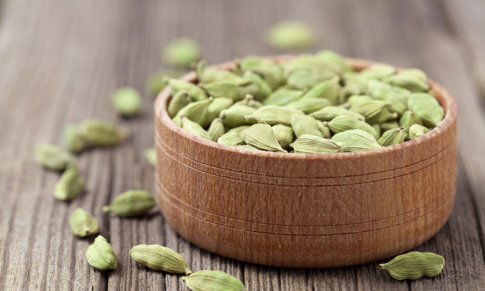 AYURVEDIC USES OF CARDAMOM AND ITS PROPERTIES