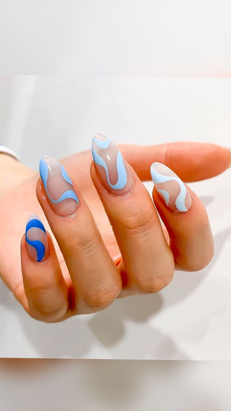 Squiggly Nails- Checkout this new Nail Art Trend | FWD Life Magazine
